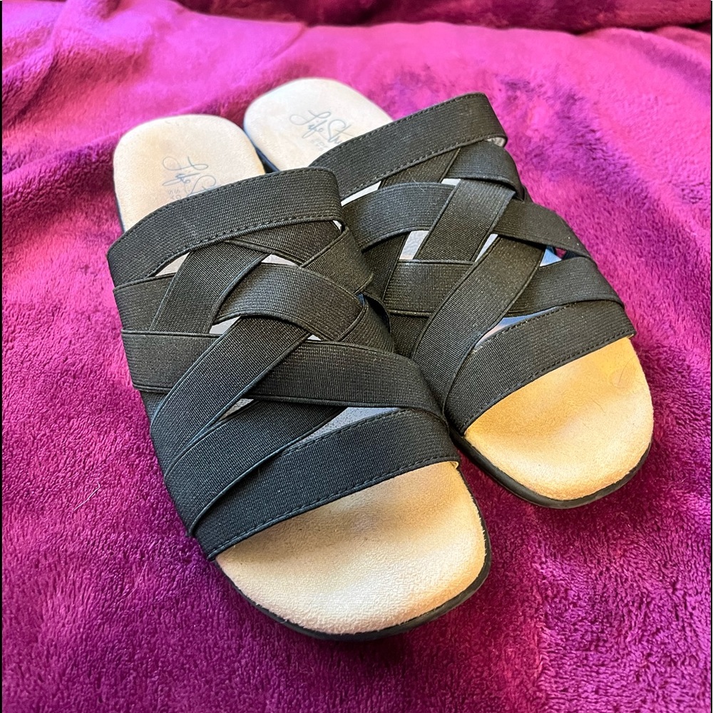 Woven Life Stride Sandals size 7
